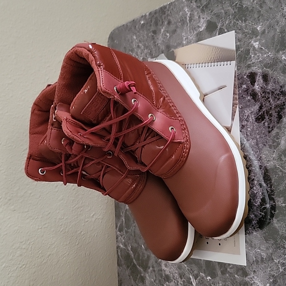 Womens Sperry Winter Boots 6.t